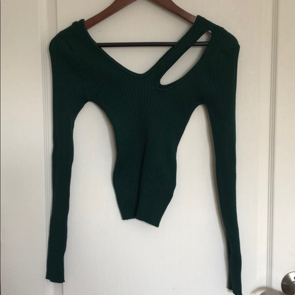 Forever 21 ribbed sweater top with cutout